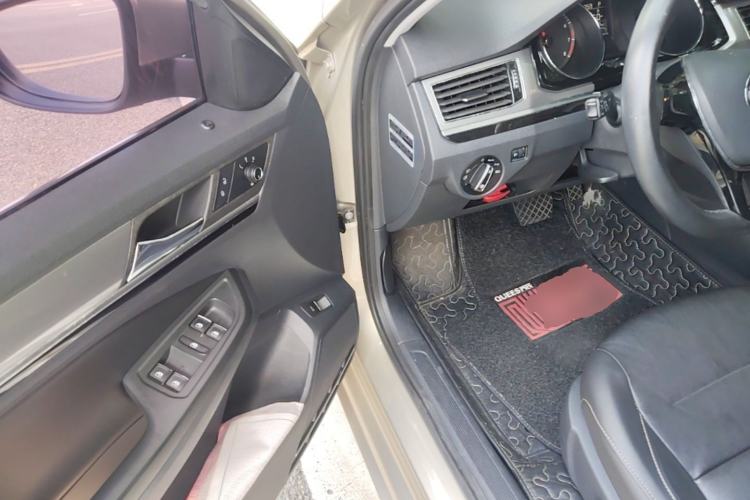 Used Volkswagen Bora 2017 1.6L Automatic Comfort Model Driver Seat