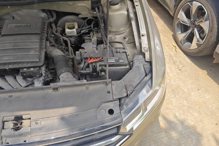 Used Volkswagen Bora 2017 1.6L Manual Comfort Model Engine Bay Left