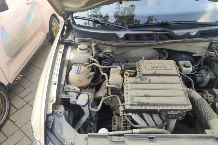 Used Volkswagen Bora 2017 1.6L Manual Fashion Model Engine Bay Right