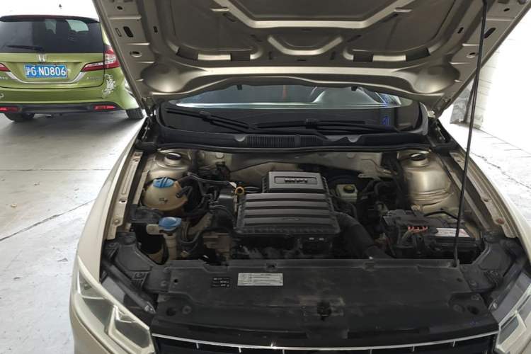 Used Volkswagen Bora 2017 1.6L Manual Comfort Model Engine Bay Right
