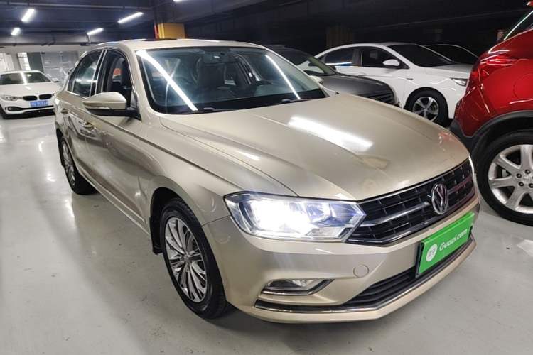 Used Volkswagen Bora 2017 1.6L Automatic Comfort Model Front Right 45 Deg