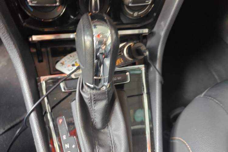 Used Volkswagen Bora 2017 1.6L Automatic Comfort Model Gear Lever