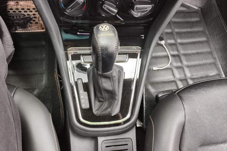 Used Volkswagen Bora 2017 1.6L Automatic Comfort Model Gear Lever