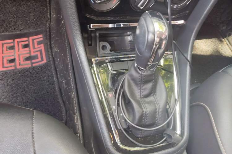 Used Volkswagen Bora 2017 1.6L Automatic Comfort Model Gear Lever