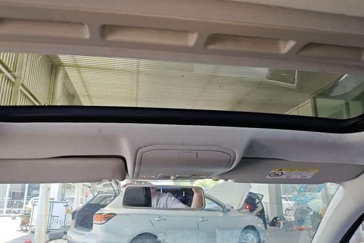 Used Volkswagen Bora 2017 1.6L Automatic Comfort Model Headliner