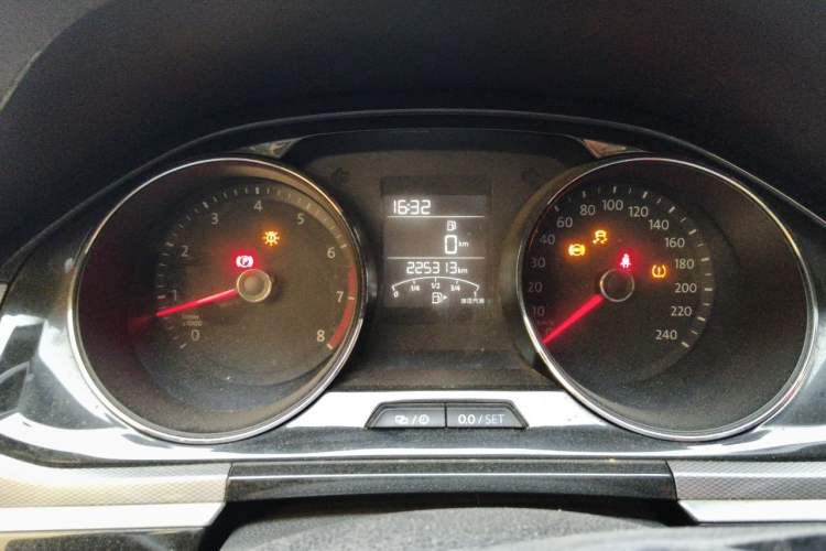 Used Volkswagen Bora 2017 1.6L Manual Comfort Model Instrument Cluster