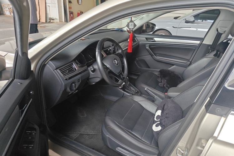 Used Volkswagen Bora 2017 1.6L Automatic Comfort Model Interior 3