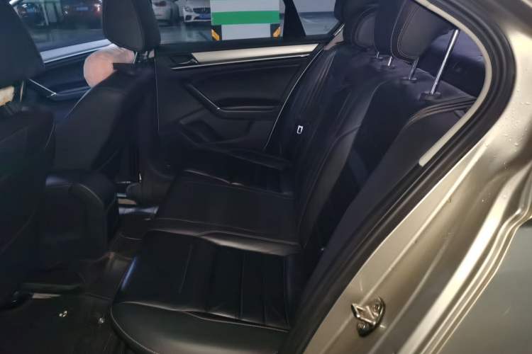 Used Volkswagen Bora 2017 1.6L Automatic Comfort Model Interior 4