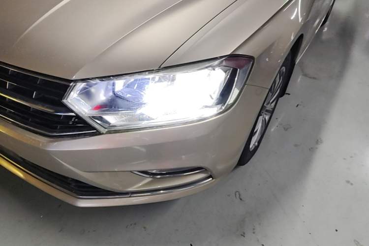 Used Volkswagen Bora 2017 1.6L Automatic Comfort Model Left Front Headlight