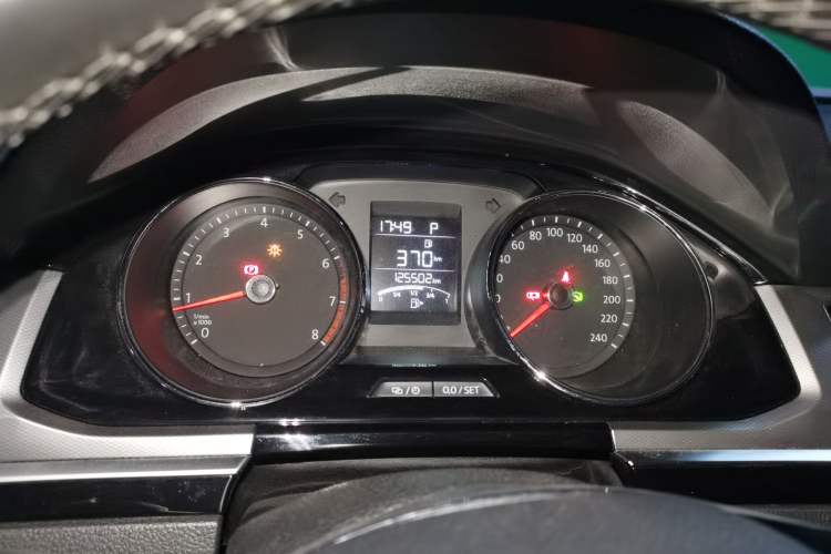 Used Volkswagen Bora 2017 1.6L Automatic Comfort Model Odometer Close Up