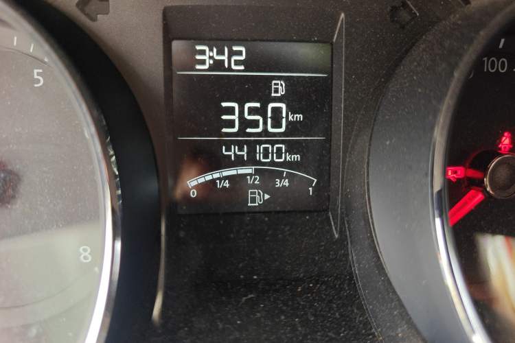 Used Volkswagen Bora 2017 1.6L Manual Comfort Model Odometer Close Up