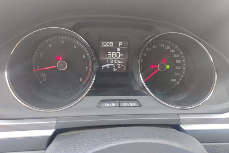 Used Volkswagen Bora 2017 1.6L Automatic Fashion Model Odometer Close Up