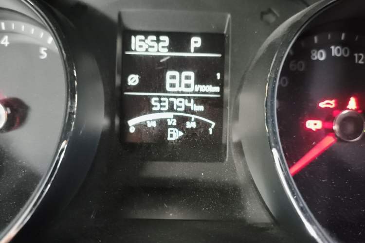 Used Volkswagen Bora 2017 1.6L Automatic Comfort Model Odometer Close Up