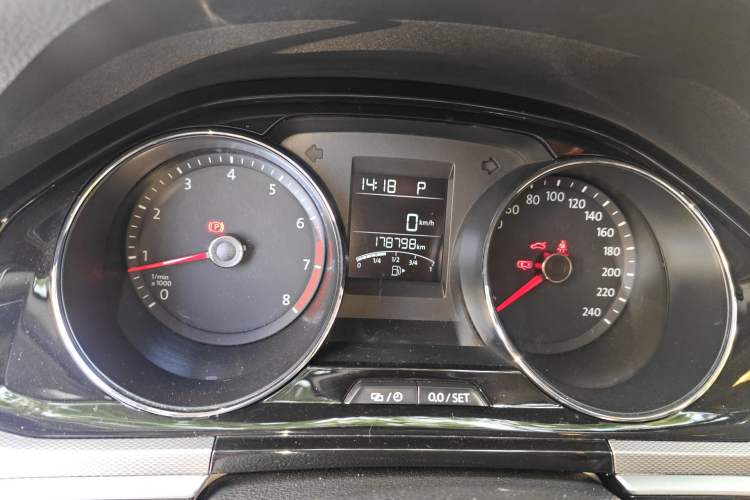 Used Volkswagen Bora 2017 1.6L Automatic Comfort Model Odometer Close Up