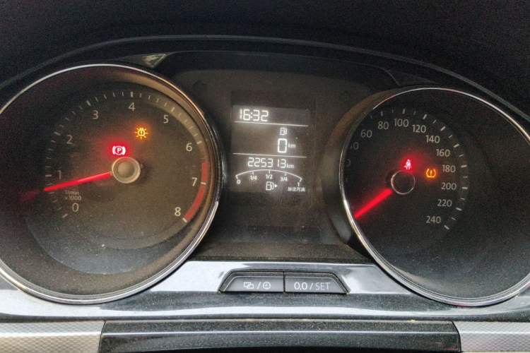 Used Volkswagen Bora 2017 1.6L Manual Comfort Model Odometer Close Up