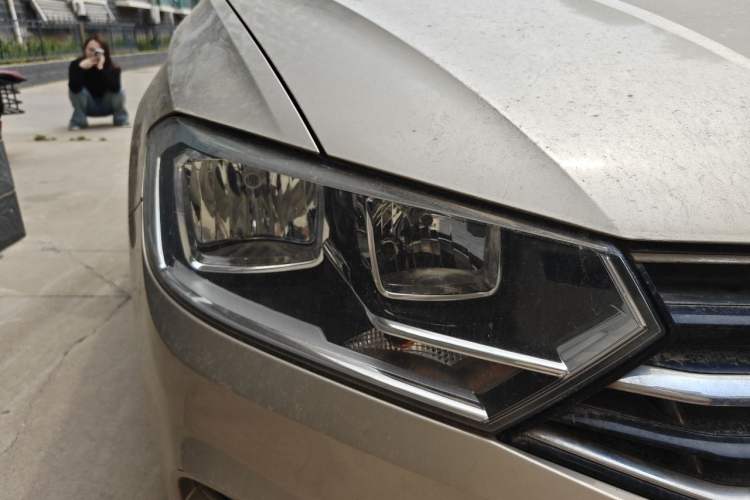 Used Volkswagen Bora 2017 1.6L Manual Comfort Model Right Front Headlight