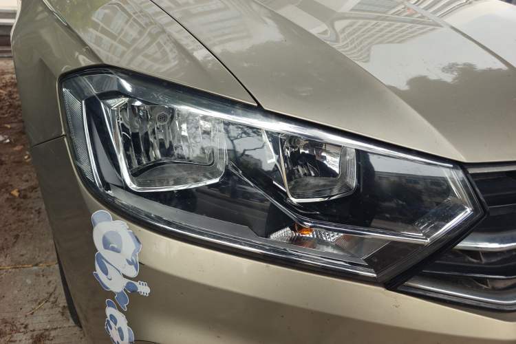 Used Volkswagen Bora 2017 1.6L Manual Comfort Model Right Front Headlight