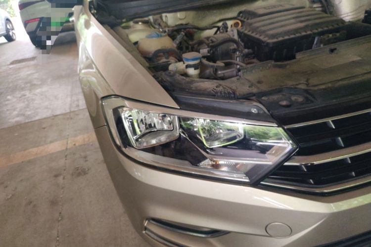 Used Volkswagen Bora 2017 1.6L Manual Comfort Model Right Front Headlight