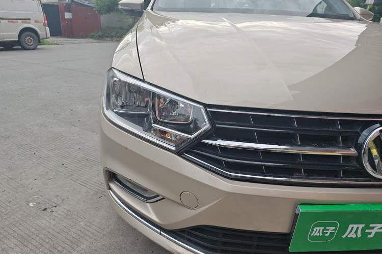 Used Volkswagen Bora 2017 1.6L Automatic Comfort Model Right Front Headlight