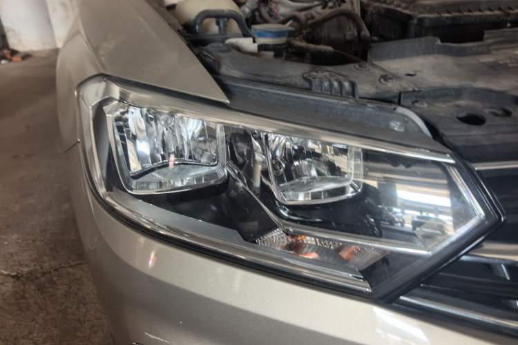 Used Volkswagen Bora 2017 1.6L Manual Comfort Model Right Front Headlight