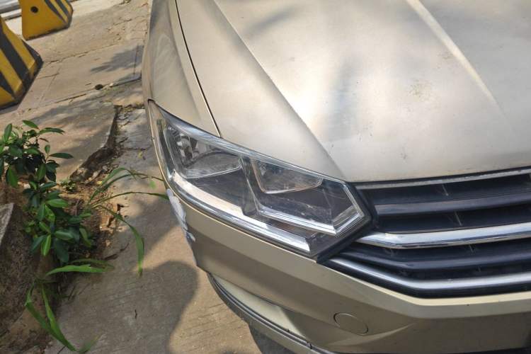 Used Volkswagen Bora 2017 1.6L Manual Comfort Model Right Front Headlight