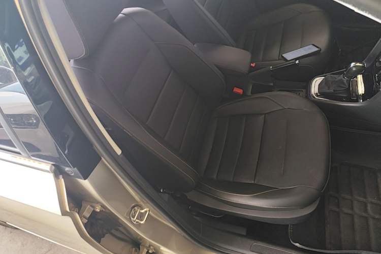 Used Volkswagen Bora 2017 1.6L Automatic Comfort Model Right Front Seat