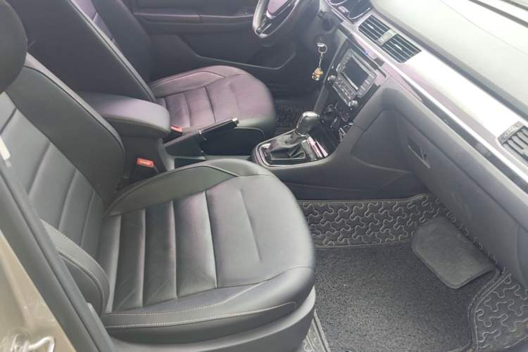 Used Volkswagen Bora 2017 1.6L Automatic Comfort Model Right Front Seat