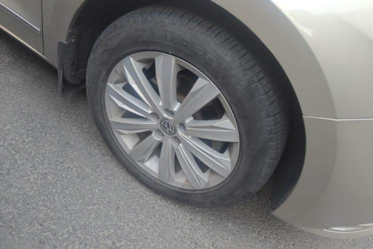 Used Volkswagen Bora 2017 1.6L Automatic Comfort Model Right Front Wheel Hub