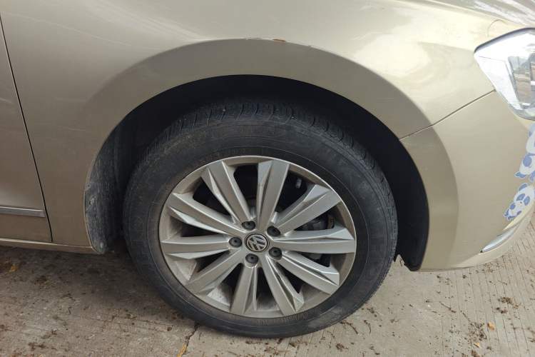 Used Volkswagen Bora 2017 1.6L Manual Comfort Model Right Front Wheel Hub