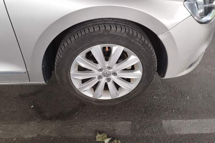 Used Volkswagen Bora 2017 1.6L Automatic Comfort Model Right Front Wheel Hub