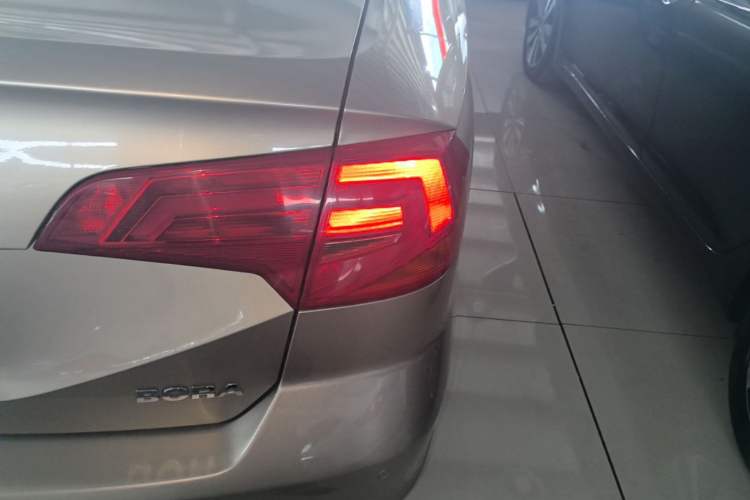 Used Volkswagen Bora 2017 1.6L Automatic Comfort Model Right Rear Taillight