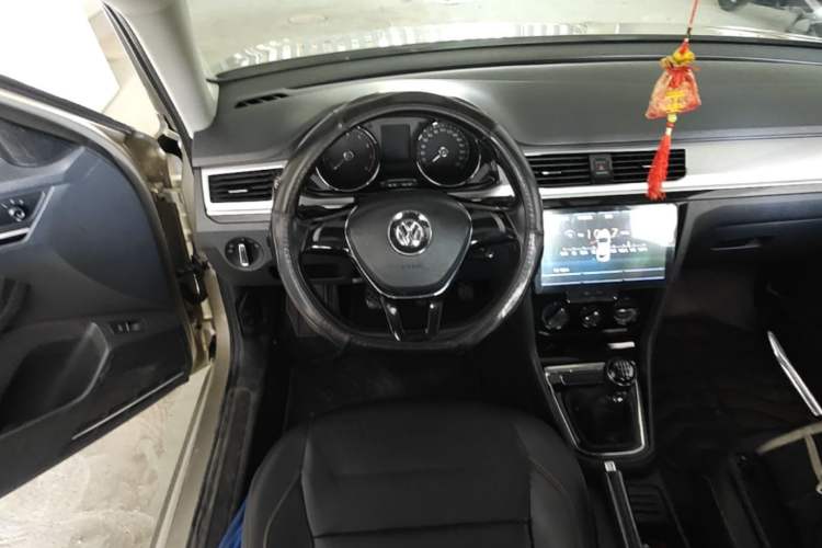 Used Volkswagen Bora 2017 1.6L Manual Comfort Model Steering Wheel