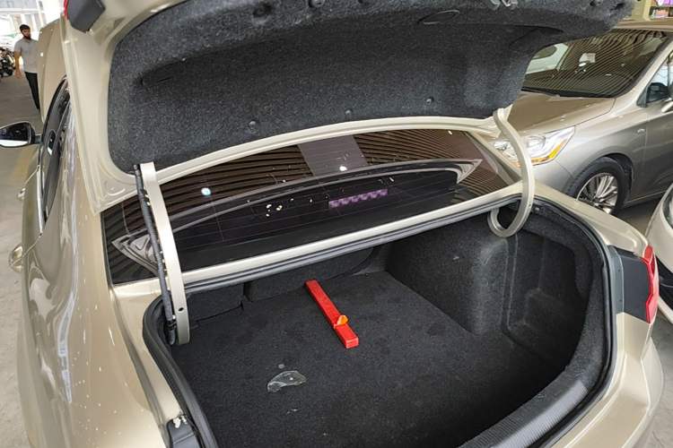 Used Volkswagen Bora 2017 1.6L Automatic Comfort Model Trunk