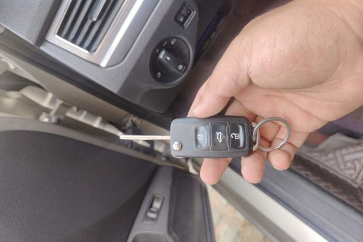 Used Volkswagen Bora 2017 1.6L Automatic Fashion Model Vehicle Key
