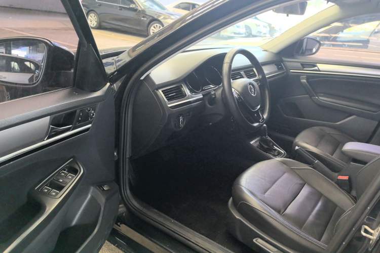 Used Volkswagen Bora 2018 1.5L Automatic Comfort Model Driver Seat
