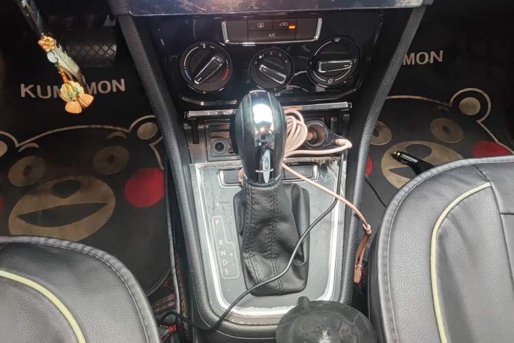 Used Volkswagen Bora 2018 1.5L Automatic Comfort Model Gear Lever