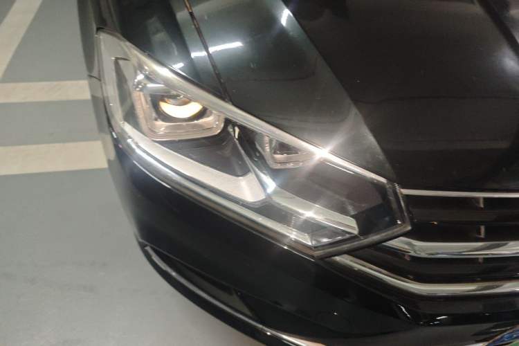 Used Volkswagen Bora 2018 1.5L Automatic Comfort Model Right Front Headlight