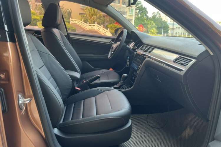 Used Volkswagen Bora 2018 1.5L Automatic Comfort Model Interior 5