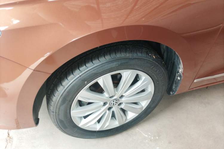 Used Volkswagen Bora 2018 1.5L Automatic Comfort Model Left Front Wheel Hub