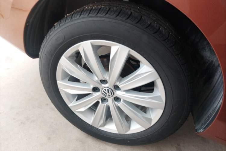 Used Volkswagen Bora 2018 1.5L Automatic Comfort Model Right Rear Wheel Hub