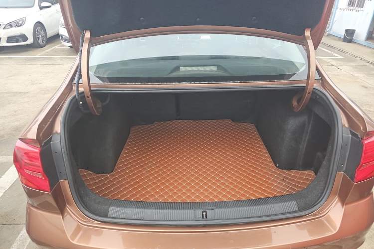 Used Volkswagen Bora 2018 1.5L Automatic Comfort Model Trunk