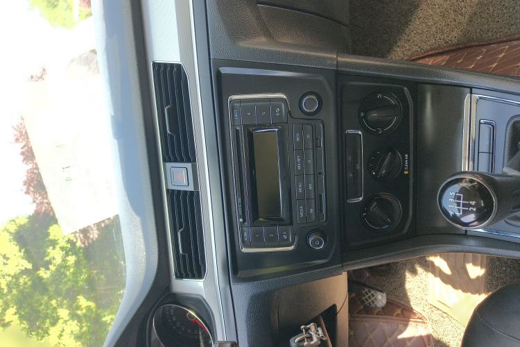 Used Volkswagen Bora 2018 1.5L Manual Fashion Model Audio And AC Panel