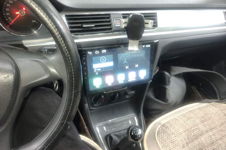 Used Volkswagen Bora 2018 1.5L Manual Fashion Model Audio And AC Panel