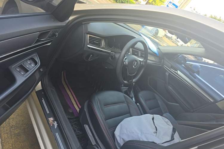 Used Volkswagen Bora 2018 1.5L Automatic Fashion Model Driver Seat