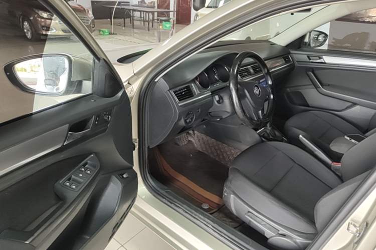 Used Volkswagen Bora 2018 1.5L Automatic Fashion Model Driver Seat