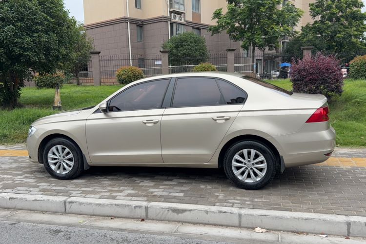 Used Volkswagen Bora 2018 1.5L Automatic Fashion Model Exterior 4