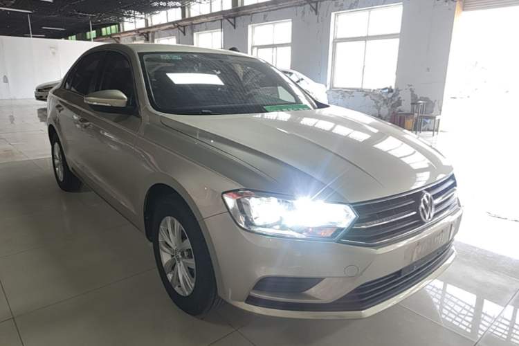 Used Volkswagen Bora 2018 1.5L Automatic Fashion Model Front Right 45 Deg