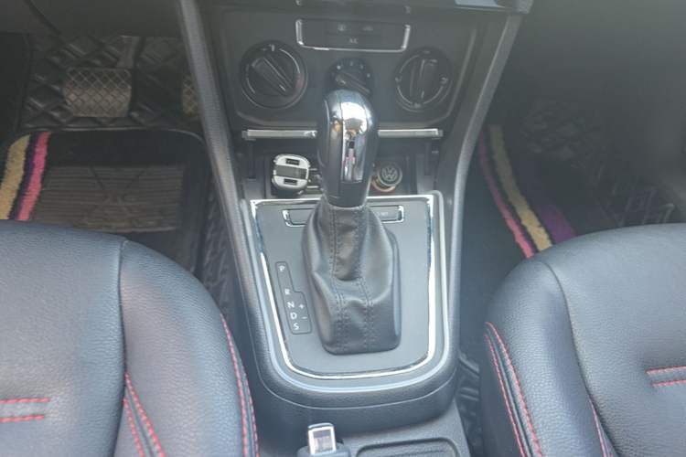 Used Volkswagen Bora 2018 1.5L Automatic Fashion Model Gear Lever