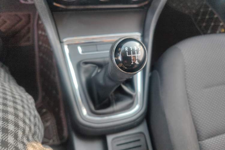 Used Volkswagen Bora 2018 1.5L Manual Fashion Model Gear Lever