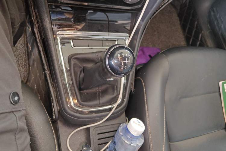 Used Volkswagen Bora 2018 1.5L Manual Comfort Model Gear Lever